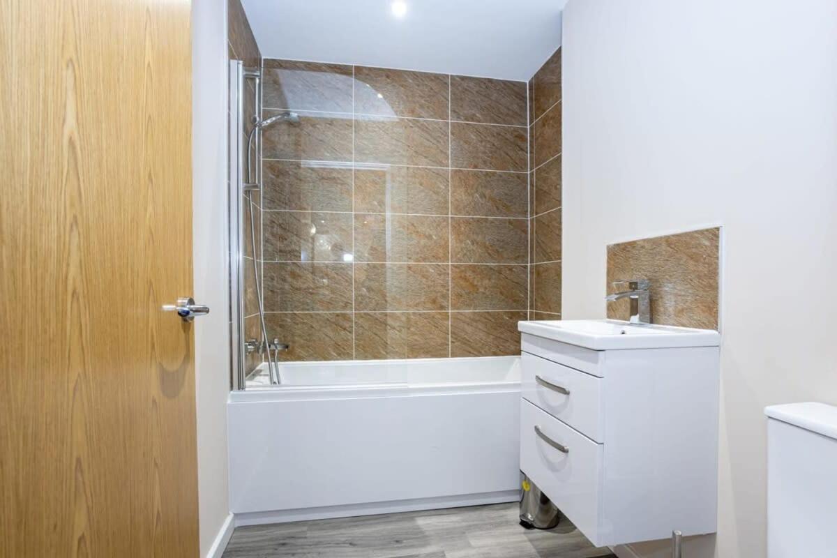 Lovely 1 Bedroom Apartment In マンチェスター エクステリア 写真